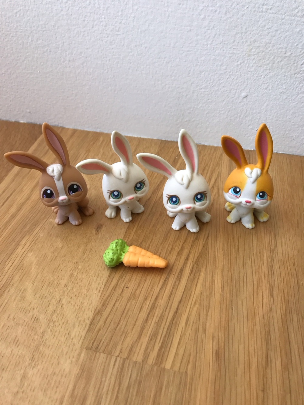 Lot of 4 Vintage 2000s Y2K Hasbro LITTLEST PET SHOP Bunny Rabbit Figures